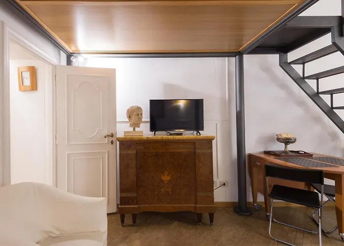 Spanish Steps Frezza Loft Roma
